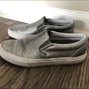 “Elephant print” slip on Vans